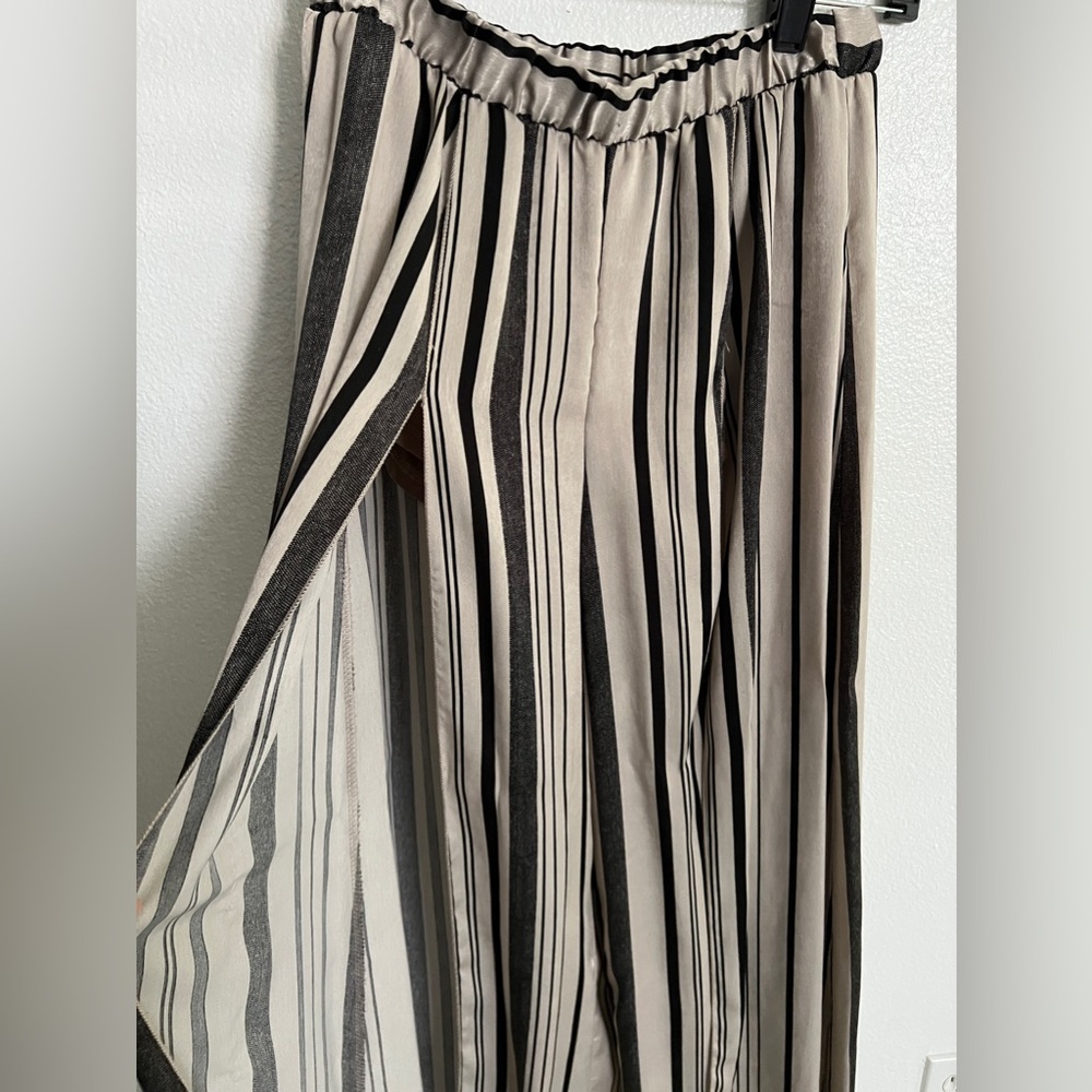 Striped Set - Picture 6 of 7